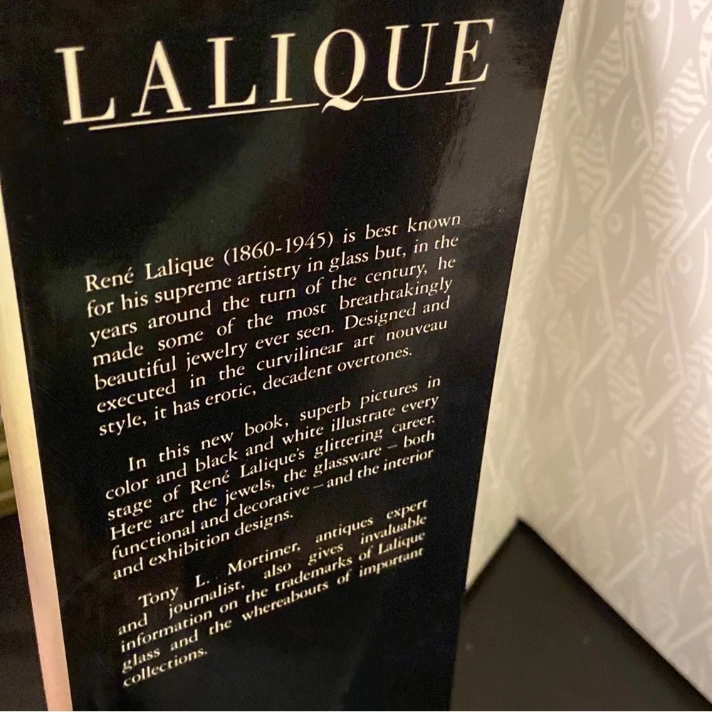 1989 LALIQUE BOOK by TONY L MORTIMER